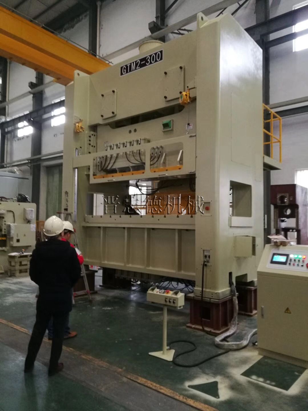 300噸氣動(dòng)精密沖床,300噸精密沖床